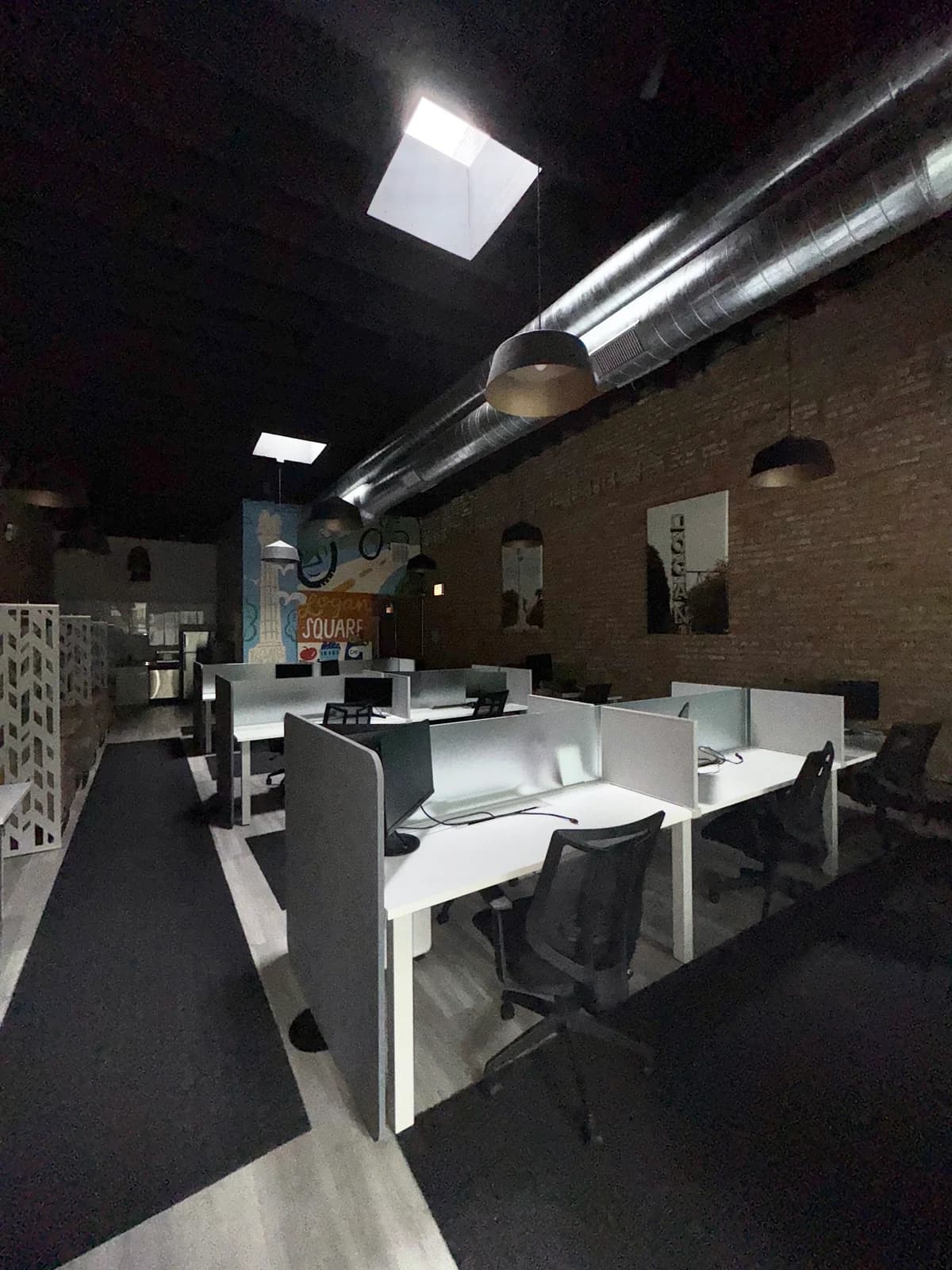 Desk606 photo 9