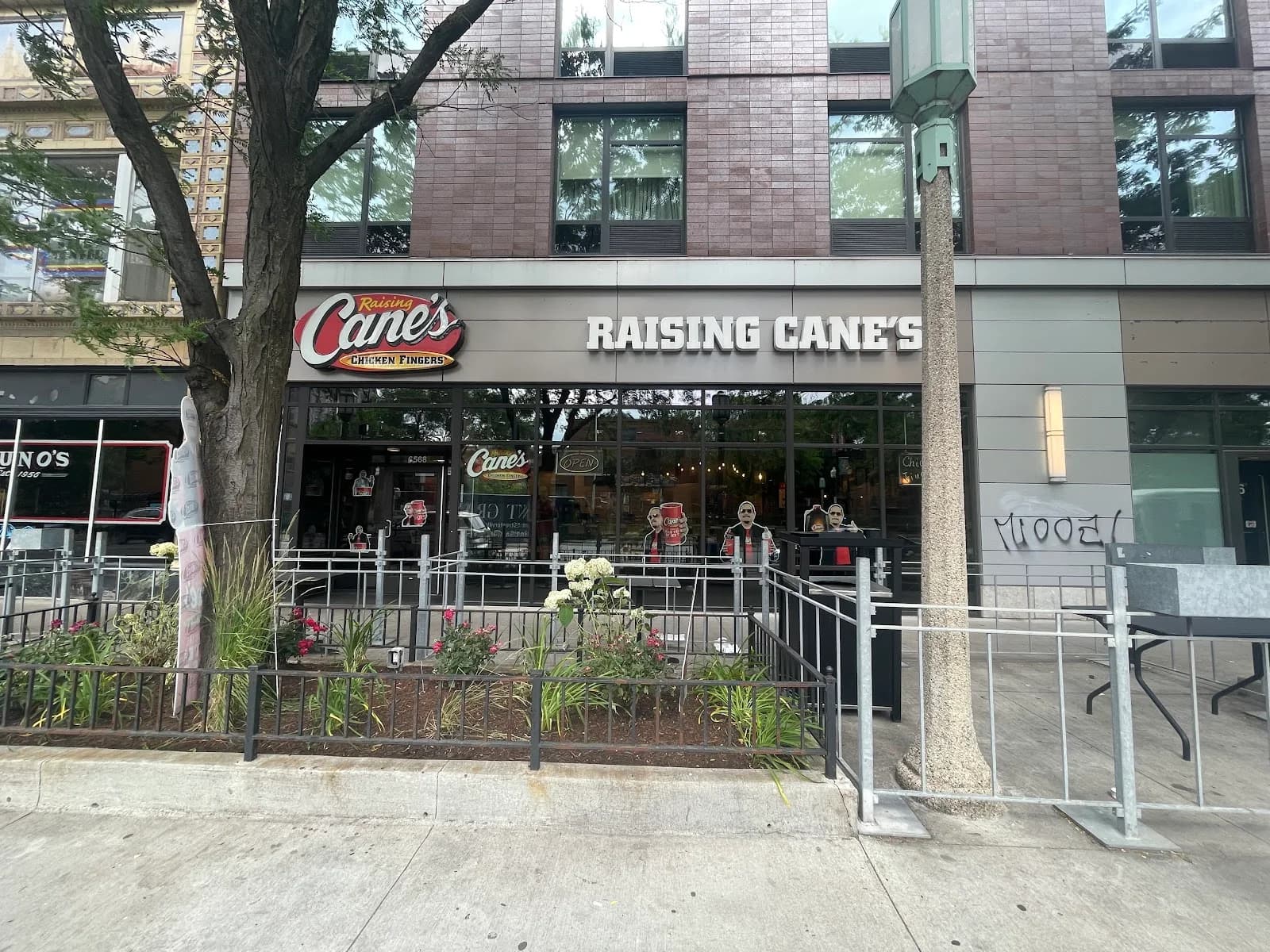 Raising Cane's Chicken Fingers photo 6