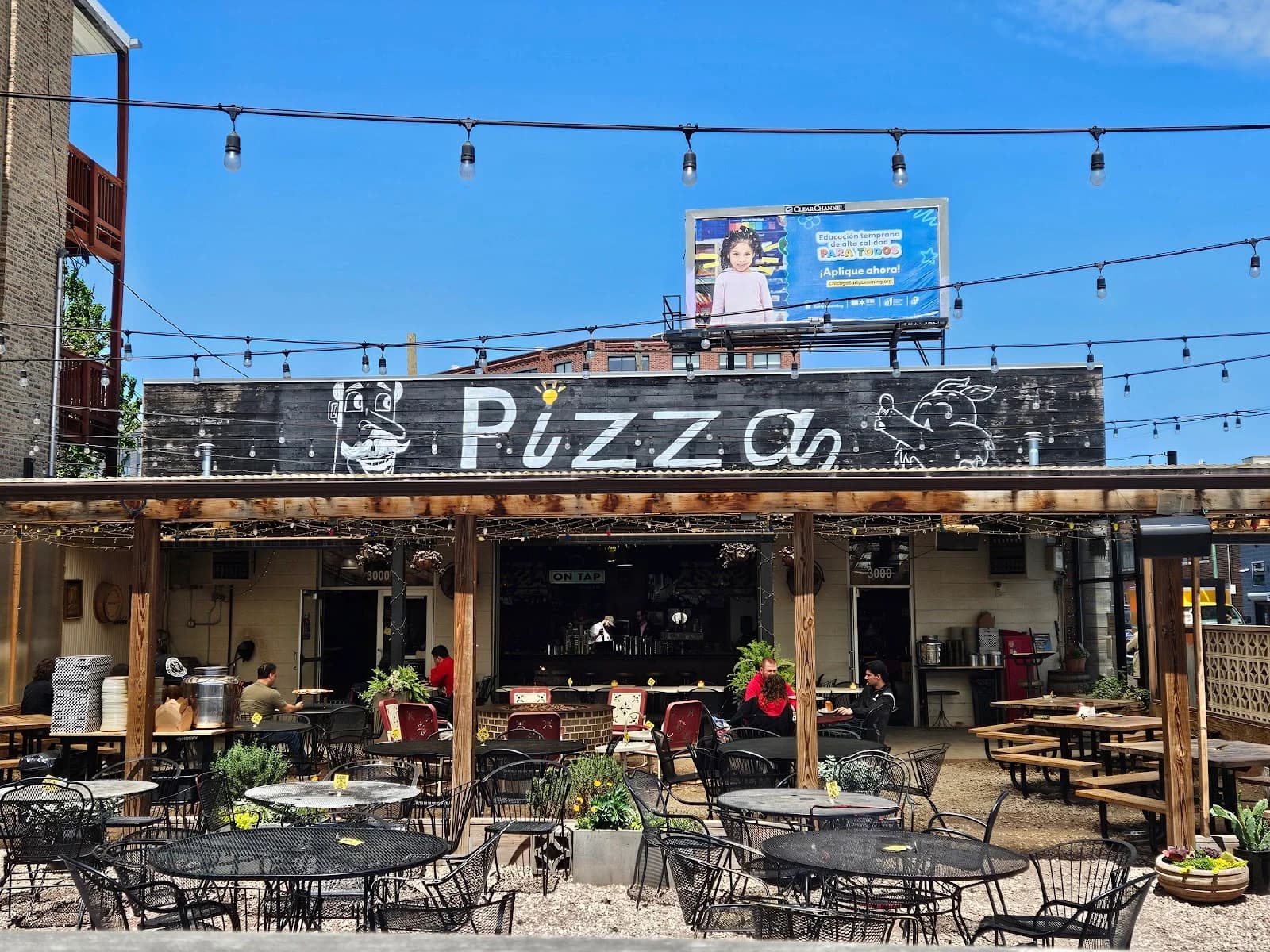 Pizza Lobo Logan Square photo 4