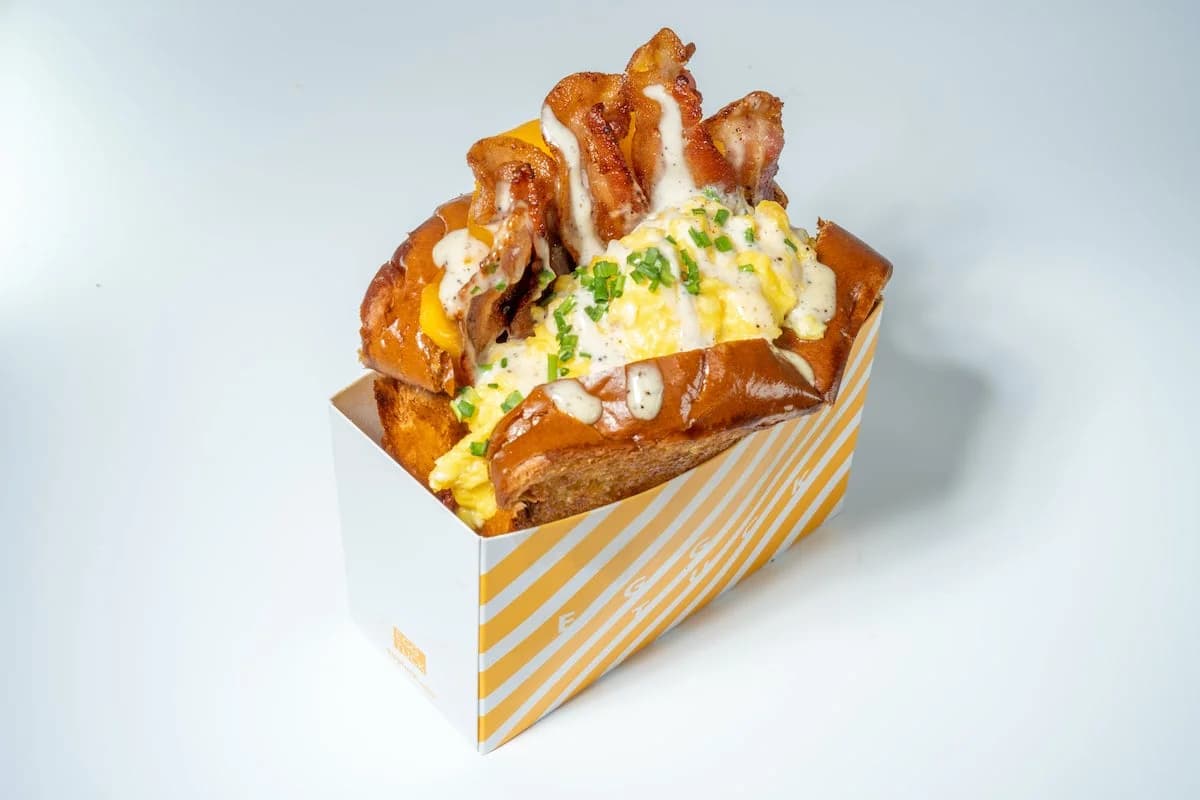 Egg Tuck photo 3