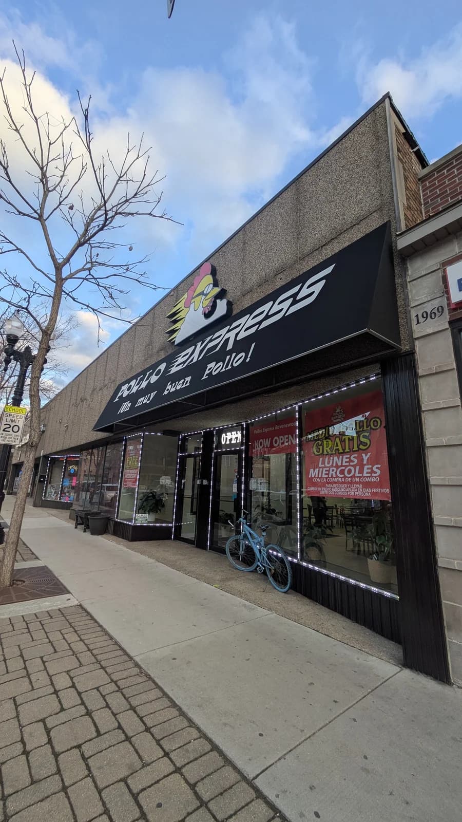 Pollo Express Ravenswood photo 2