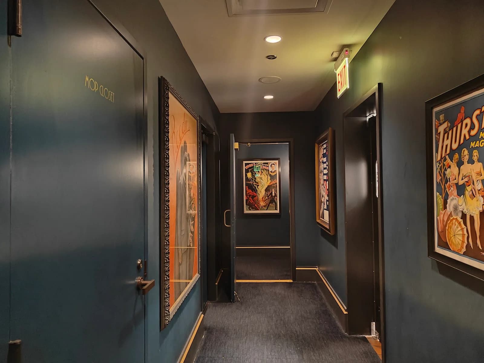 Chicago Magic Lounge photo 8