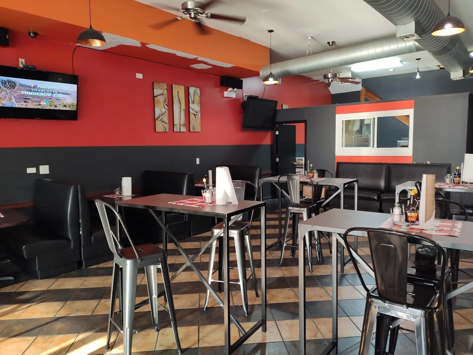 Iyanze Bar And Cafe photo 2