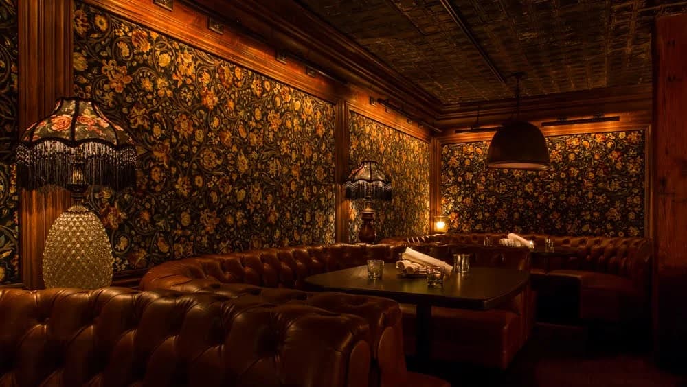 Gilt Bar photo 1