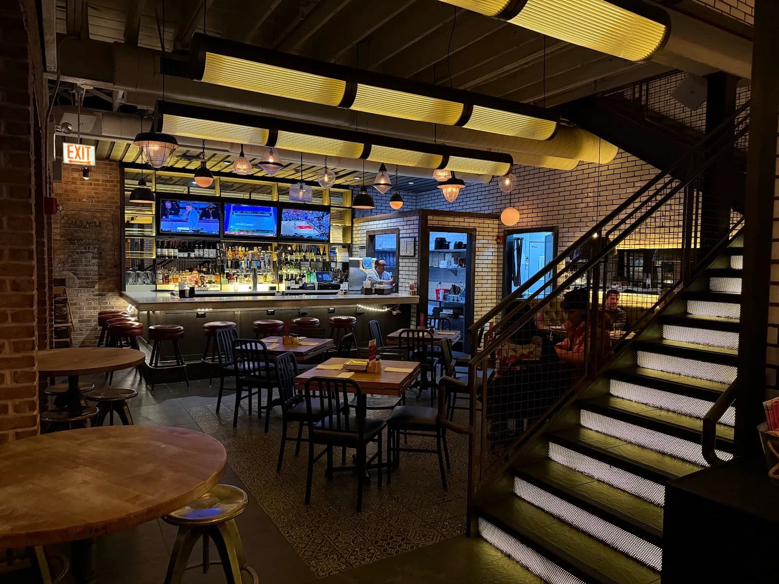 Lou Malnati’s Pizzeria photo 1