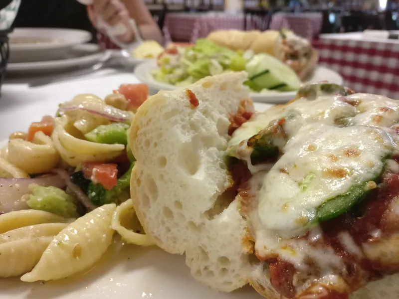 Gio's Cafe And Deli